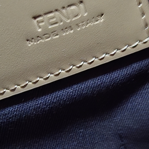 **SOLD** NWT Rare Fendi XL 2023 Rafia Clutch! - Picture 13 of 17